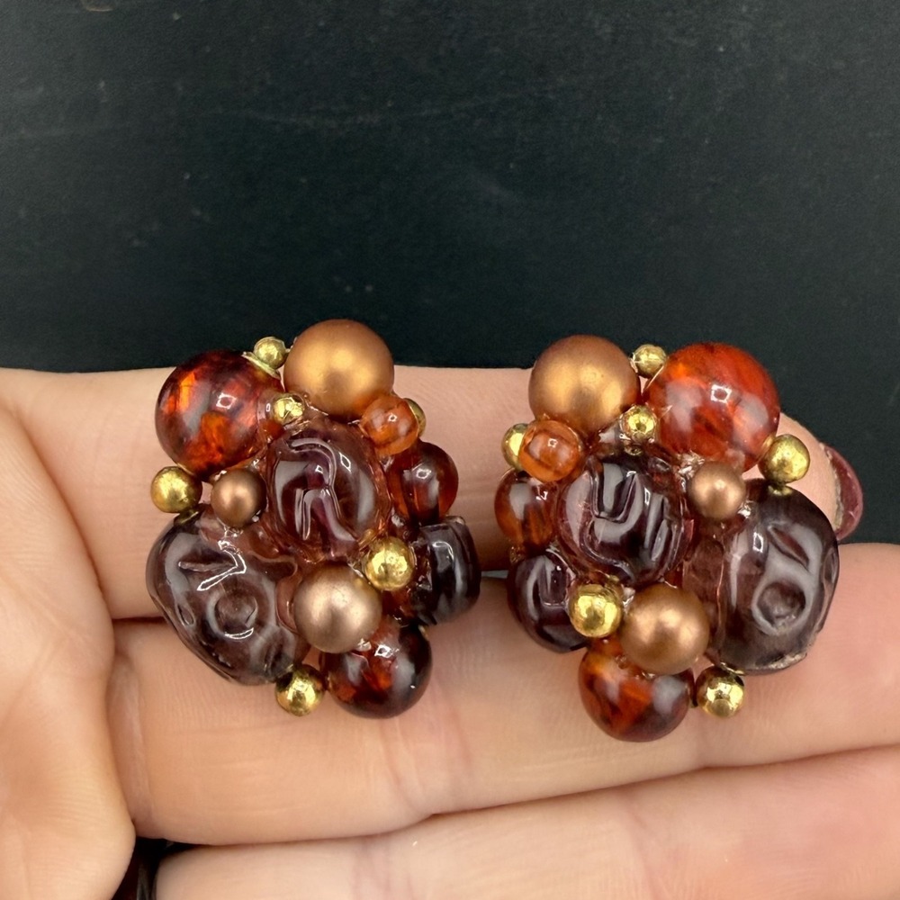 Vintage‎ Kramer Clip On Earrings Red Cluster Acrylic Beads Signed Gold Tone